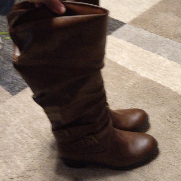 SOLD*** SM New York Brown NWOT boot size 9.5 wide - Picture 4 of 8